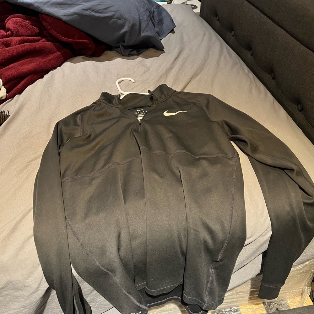 Nike dry fit king sleeve silk material
